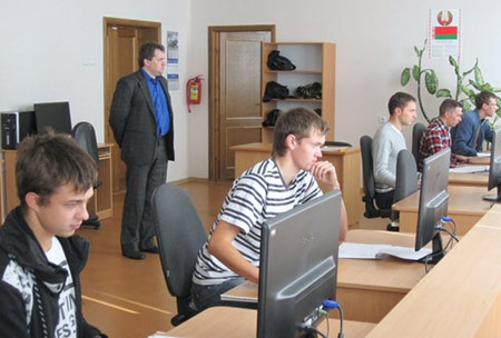 Участники регионального отборочного этапа CAD-OLYMP 2014 в Белоруссии выполняют задания в КОМПАС-3D